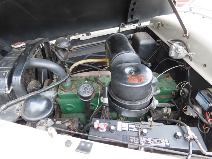 1950-packard-4dr-sedan-image-19