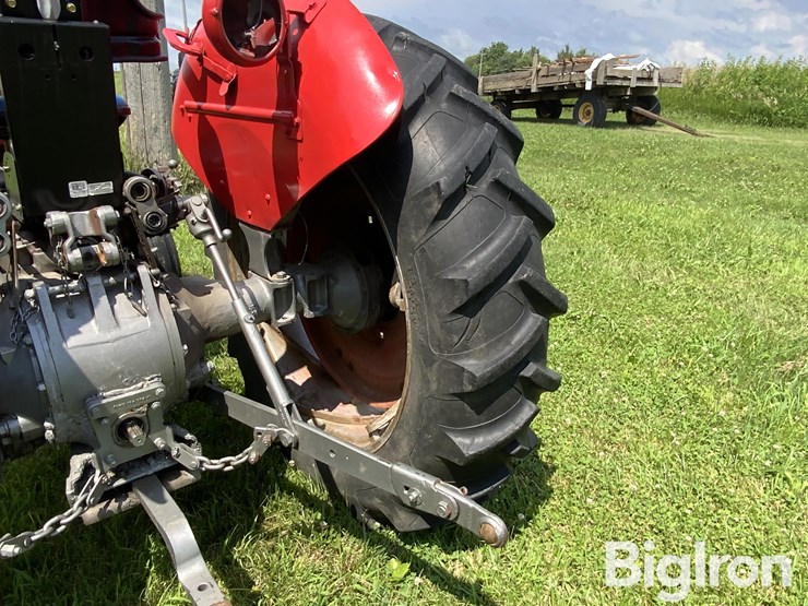 1958-massey-ferguson-65-image-18