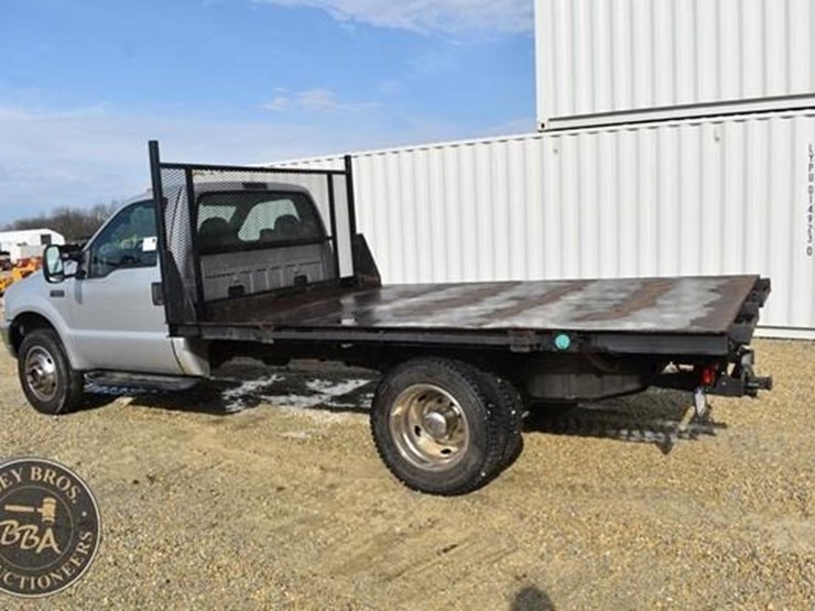 2003-ford-f550-image-8