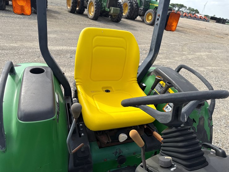 john-deere-4200-image-21