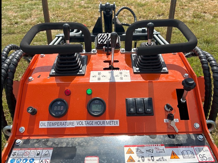#147-•-sdlool-skid-steer-loader-image-7
