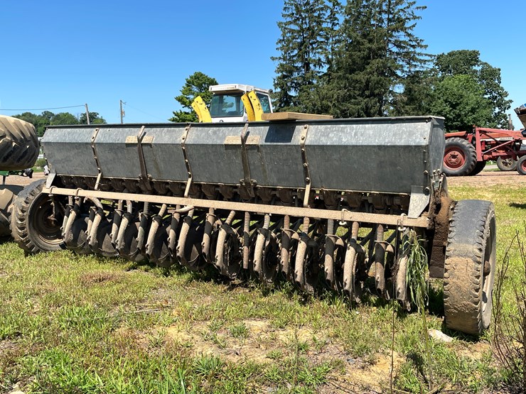john-deere-10-image-2