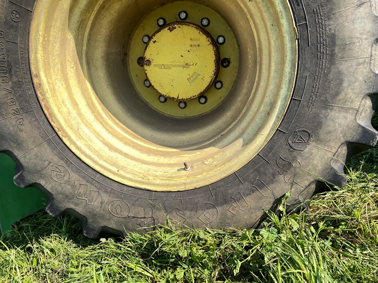 john-deere-8400-image-40