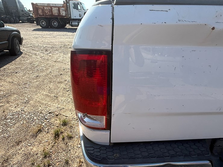 2015-dodge-ram-1500-image-9