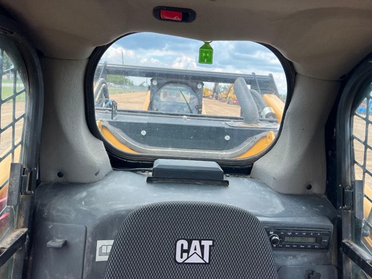 2023-caterpillar-299d3-image-34