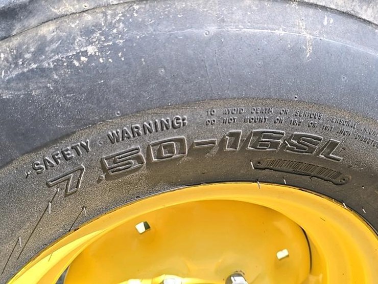 2015-john-deere-5065e-image-37