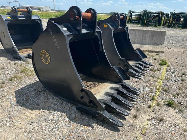 #83-•-unused-thor-320-42"-excavator-bucket-inv#:-24631-image-2