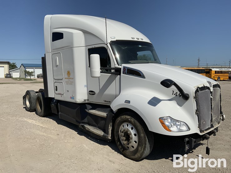 2017-kenworth-t680-image-3