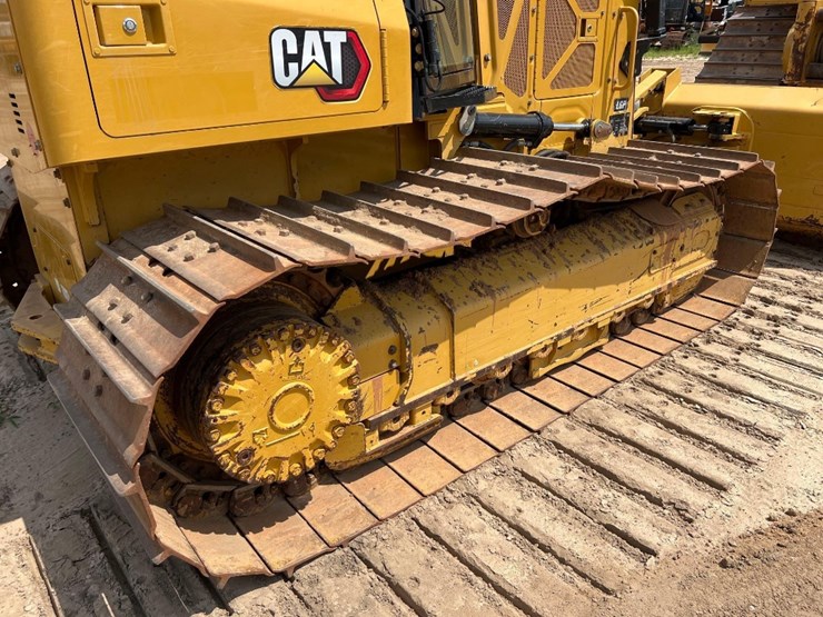 2021-caterpillar-d3-lgp-image-13