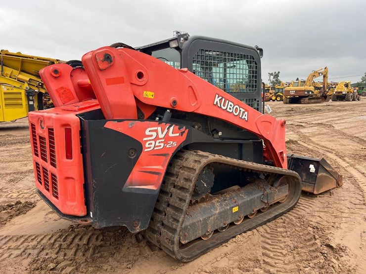 2016-kubota-svl95-2s-image-4