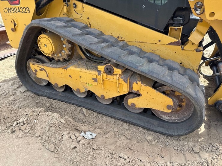 2020-caterpillar-259d3-image-13