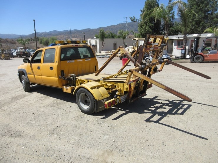 2001-gmc-3500-image-2