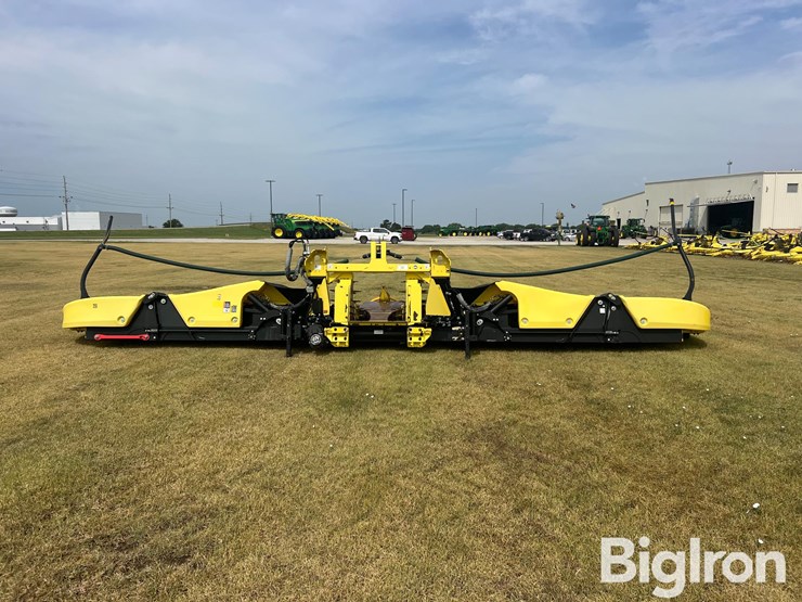 2021-john-deere-772-image-6