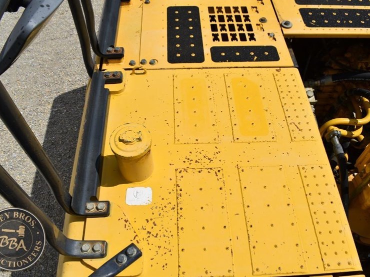 2014-komatsu-pc360-lc-10-image-54