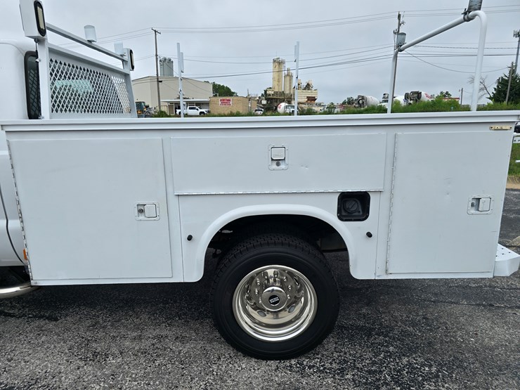 2007-ford-f550-image-64