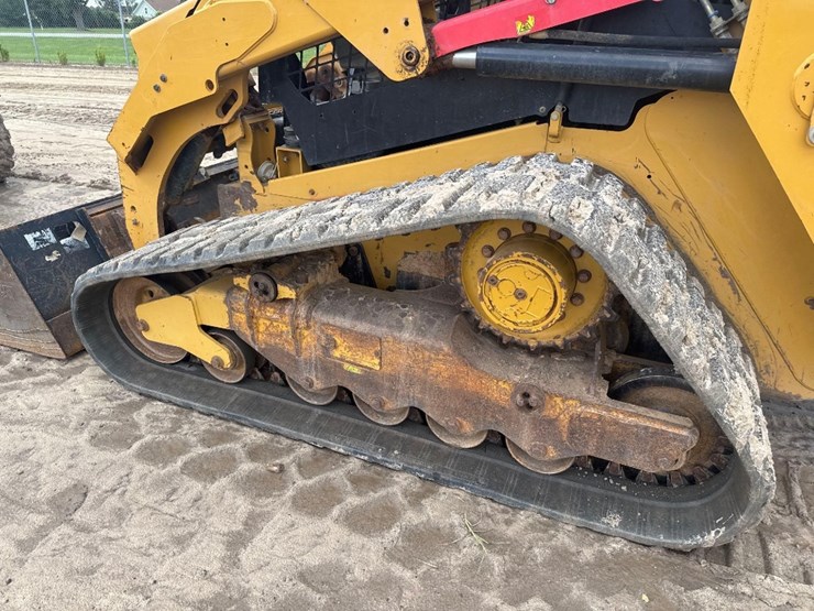 2014-caterpillar-279d-image-9