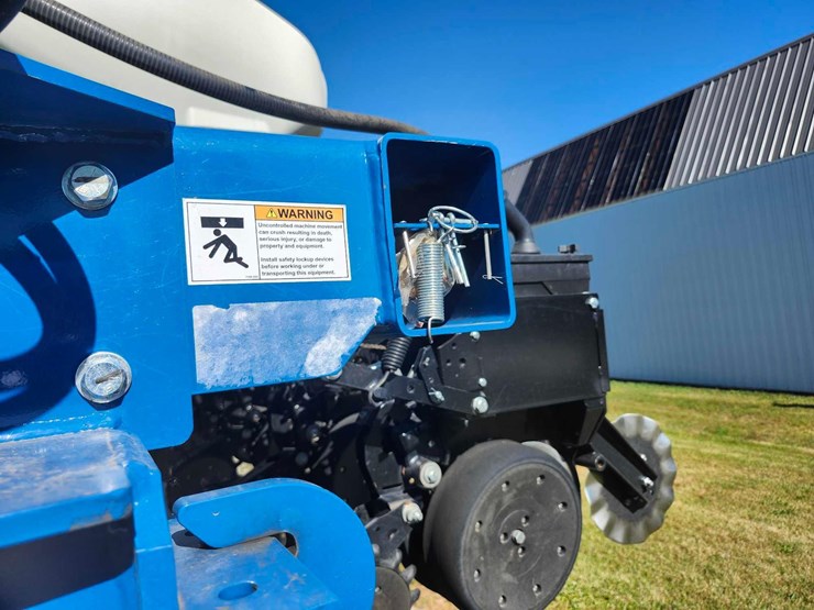 2019-kinze-3500-image-12