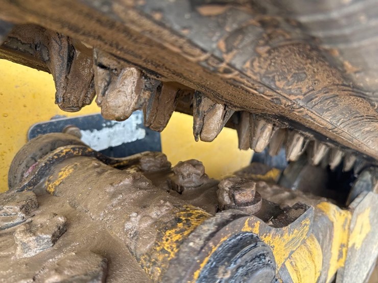 2018-caterpillar-239d-image-14