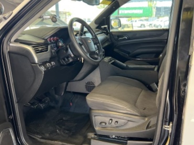 2018-chevrolet-tahoe-image-21