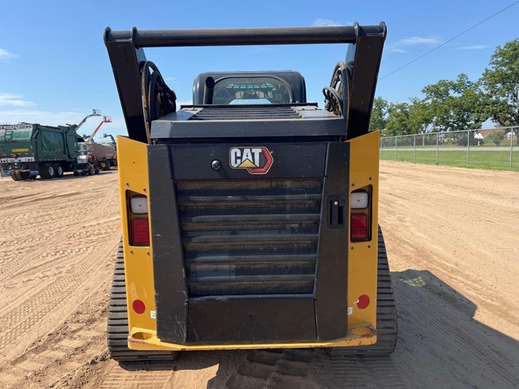 2024-caterpillar-299d3-image-3
