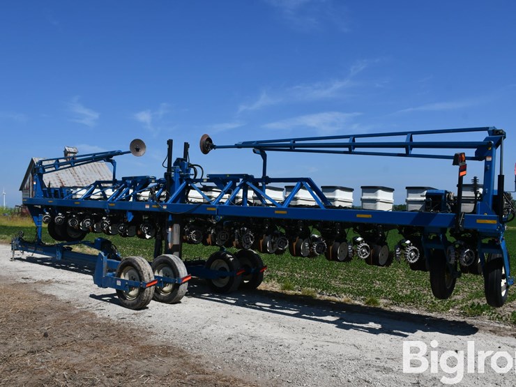 2007-kinze-3600-image-7