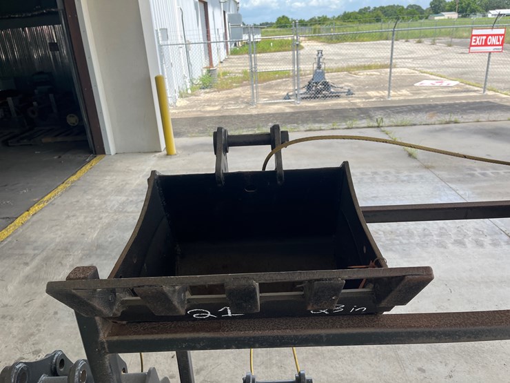 #21-•-24-in-tag-digging-bucket-for-yanmar-image-1