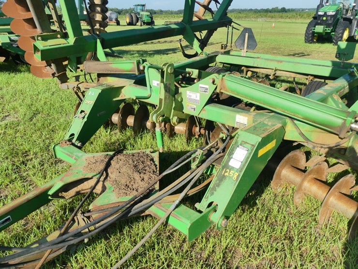john-deere-637-image-11