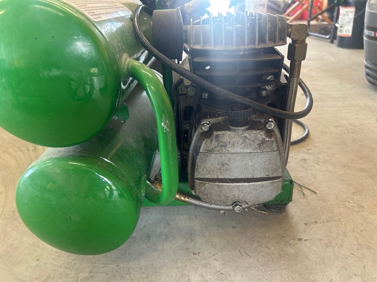 john-deere-air-compressor-image-5