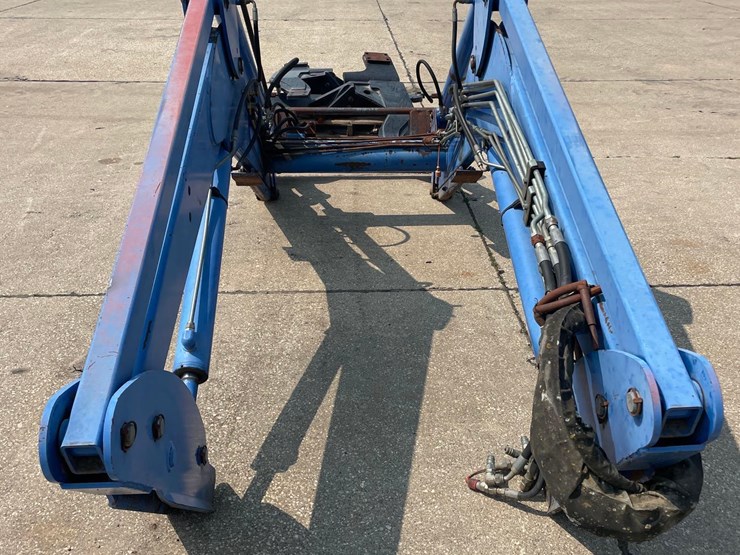 new-holland-72lb-image-5