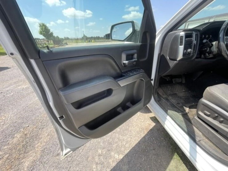 2015-chevrolet-silverado-1500-lt-image-22