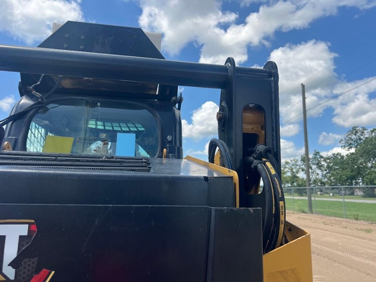 2021-caterpillar-259d3-image-13