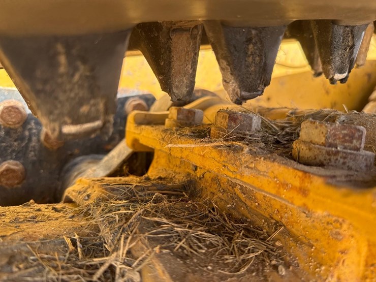 2020-caterpillar-259d3-image-11