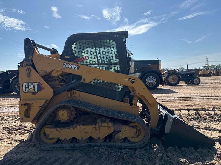 2020-caterpillar-259d3-image-4