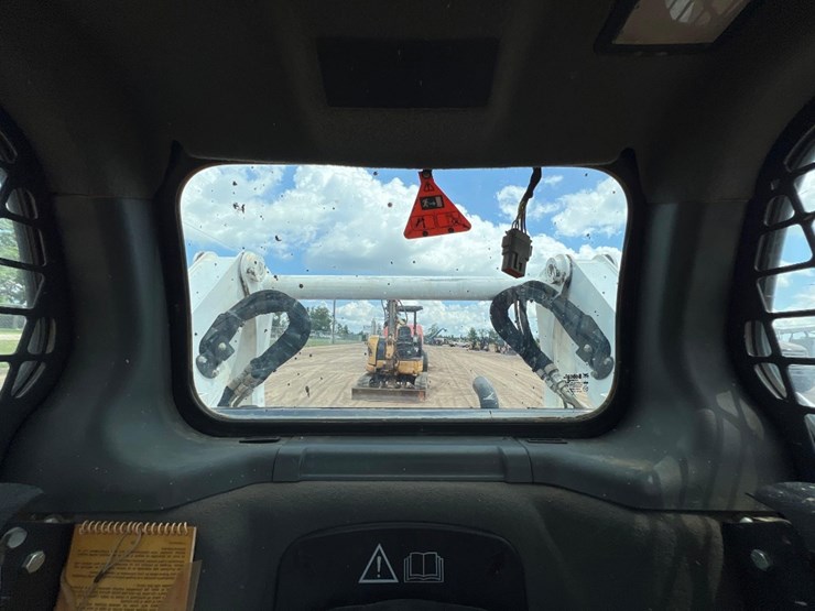 2022-bobcat-t595-image-29