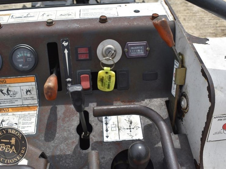 2005-bobcat-mt55-image-32