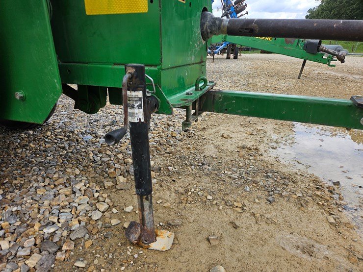 john-deere-338-image-14