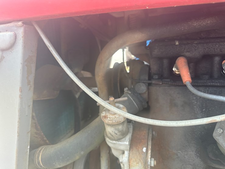 massey-ferguson-135-image-29