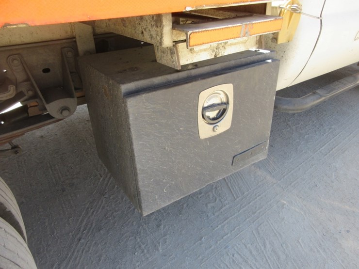 2002-ford-f550-sd-image-16
