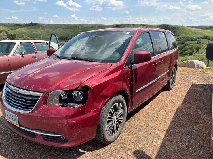 2014-chrysler-van-image-1