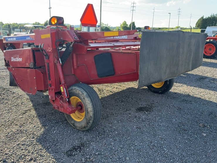 2019-new-holland-210-image-5