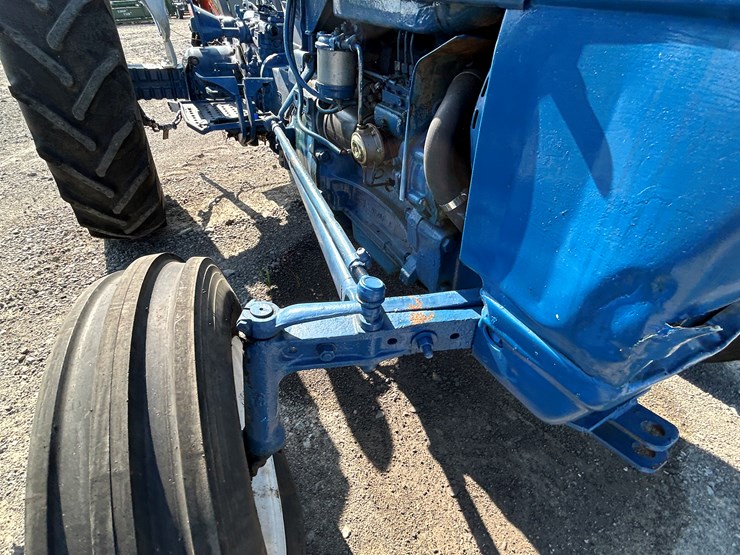 ford-4000-image-26