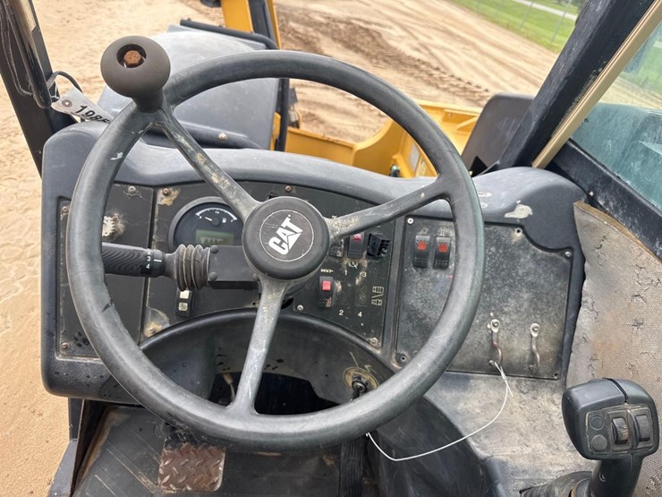 2014-caterpillar-tl943c-image-26