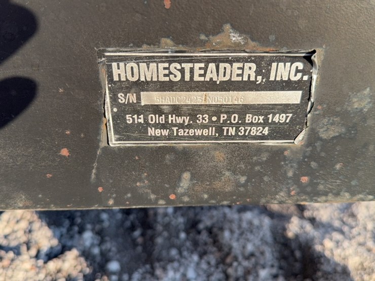 #3066-•-homesteader-8'-x-24'-bumper-pull-enclosed-trailer-image-3