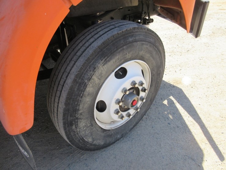 1993-freightliner-fld120-image-22
