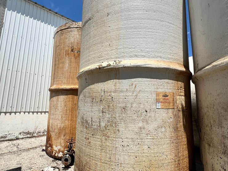 7,000-gallon-(approx.)-fiberglass-liquid-feed-storage-tank-image-2