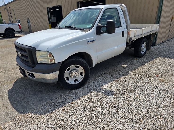 2005-ford-f350-image-3