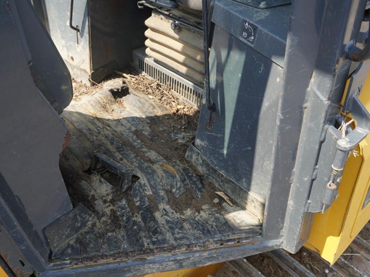 2017-deere-550k-image-30