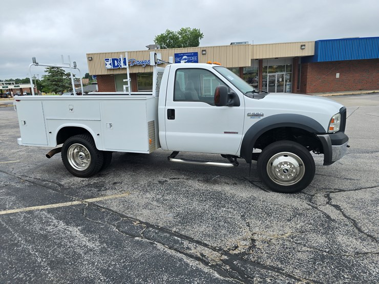 2007-ford-f550-image-36