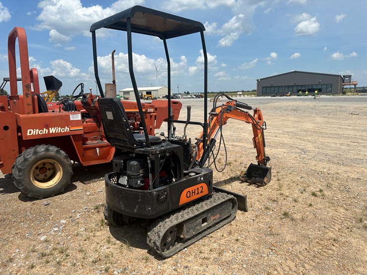 #81-•-agt-q12-mini-excavator-inv#:-25205-image-3