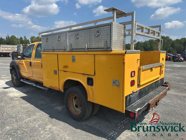 2011-ford-f550-image-4